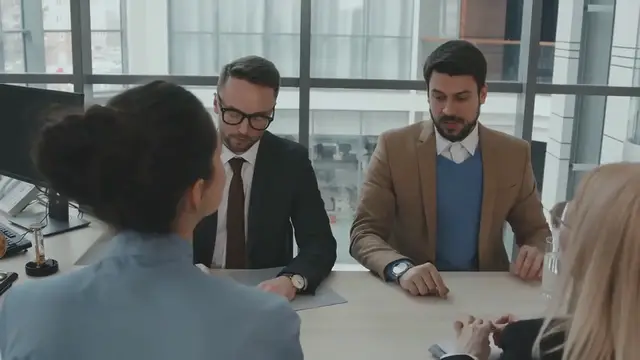 Video thumbnail for "Kim Zolciak and Kroy Biermann Set Divorce Trial Date After Second Filing: November Showdown Looms"