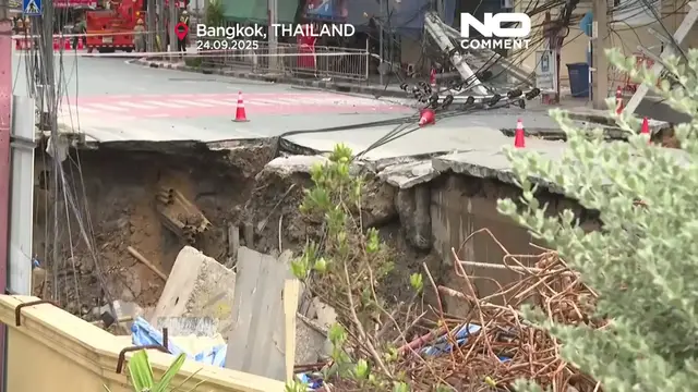 'Video thumbnail for A sinkhole opens in Bangkok after road collapse during construction'