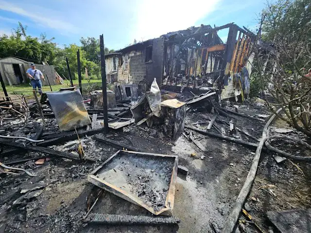 Video thumbnail for Explosion levels Pleasantville home, 4 people displaced