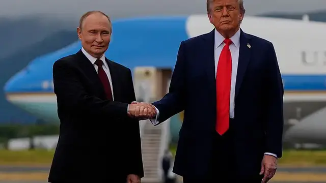 'Video thumbnail for Zelensky set to meet US president Monday after no breakthrough in US-Russia Talks'