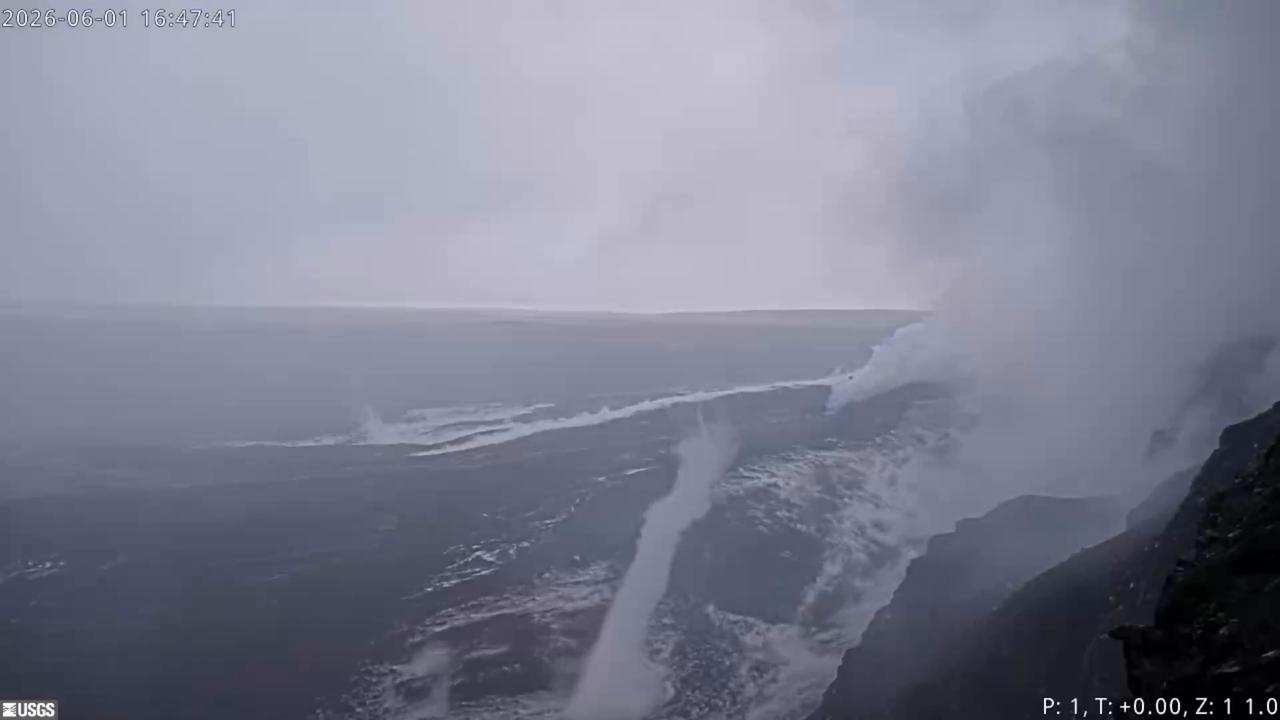 Video thumbnail for US: MOMENT - Whirlwind forms around Hawaii's Kilauea volcano.
