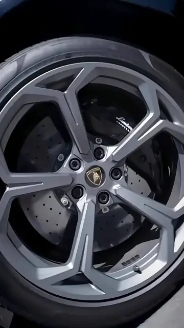 'Video thumbnail for Lamborghini HYBRID = Dealbreaker?'