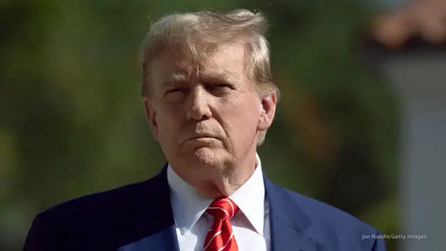 Video thumbnail for Trump calls for an investigation into 'fake' polls showing lower approval rating