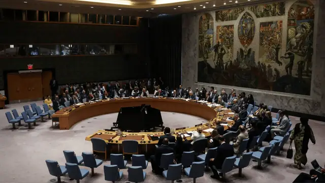 Video thumbnail for UN extends Darfur arms embargo for four weeks amid US-Russia rift