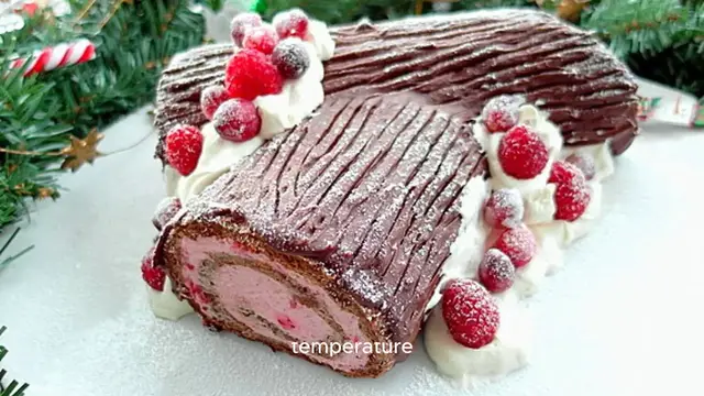 Video thumbnail for Raspberry and Chocolate Ganache Yule Log Recipe