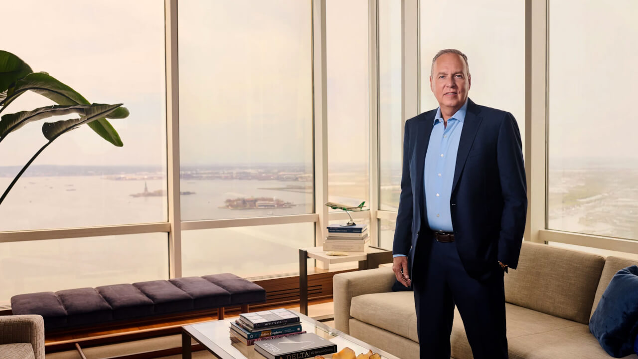 Video thumbnail for Amex's CEO almost didn't get the job because of his wardrobe