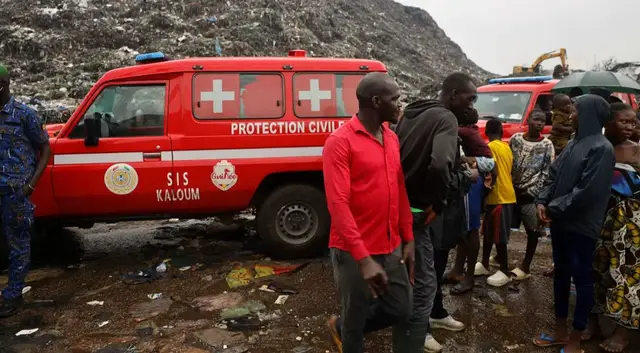 Video thumbnail for Landfill collapse in Guinea kills at least 30 people