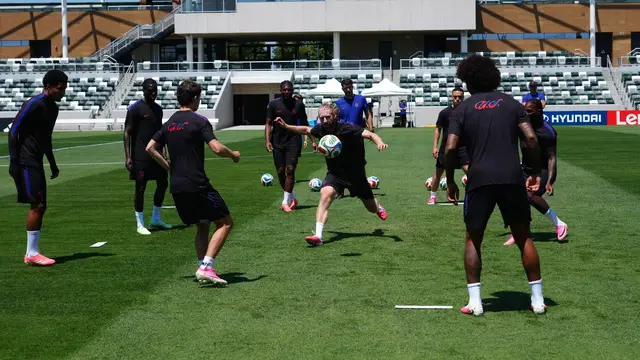 Video thumbnail for U.S. Soccer Team Faces Do-or-Die Challenge in World Cup