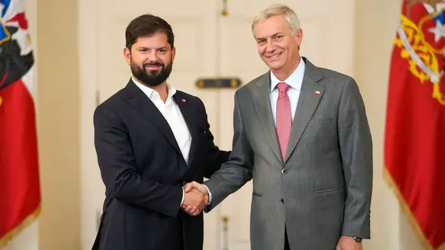 Video thumbnail for Chile swings far‑right as Kast’s election win sparks diplomatic standoff