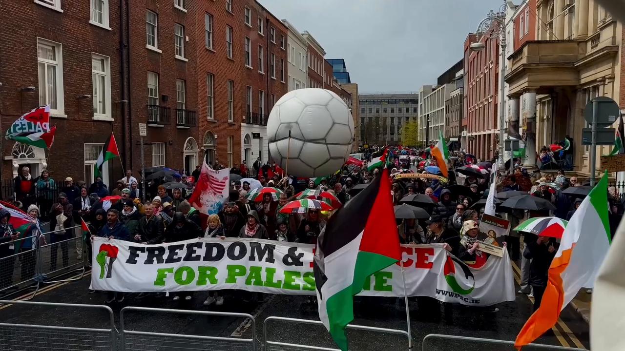 Video thumbnail for Ireland: Thousands march in Dublin marking Nakba anniversary, calling for action on Gaza.