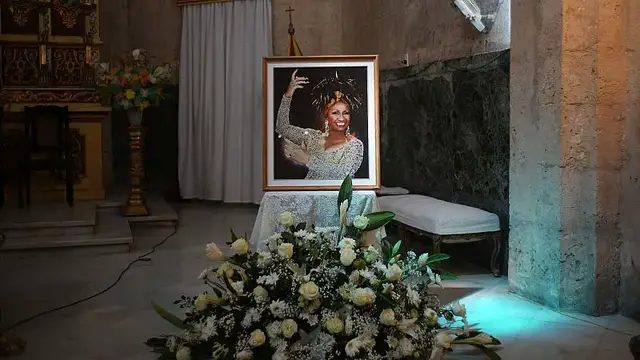 'Video thumbnail for Cubans honor centenary of icon Celia Cruz'