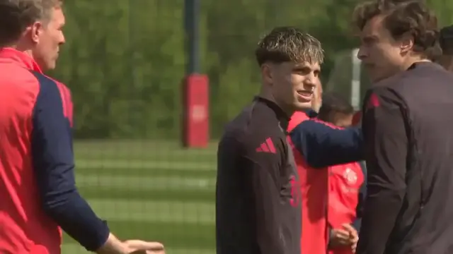 'Video thumbnail for FILE: Chelsea sign Alejandro Garnacho from Manchester United'