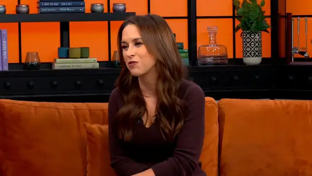 Video thumbnail for Hallmark's Queen of Christmas Lacey Chabert Is "Honored" To Be Part Of People's Holiday Traditions