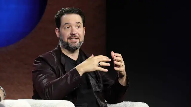 'Video thumbnail for Reddit’s founder walked out of the LSAT after 20 minutes and decided to be an entrepreneur'