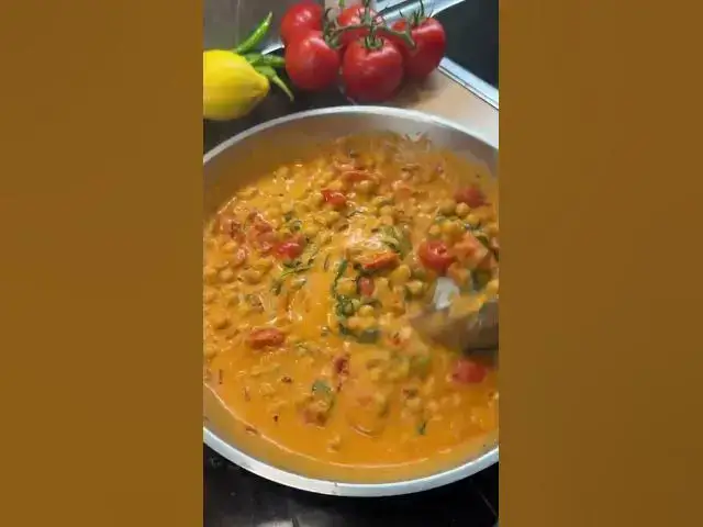 Video thumbnail for Marry Me Chickpeas 🥰😋 - lecker & schnell 💨