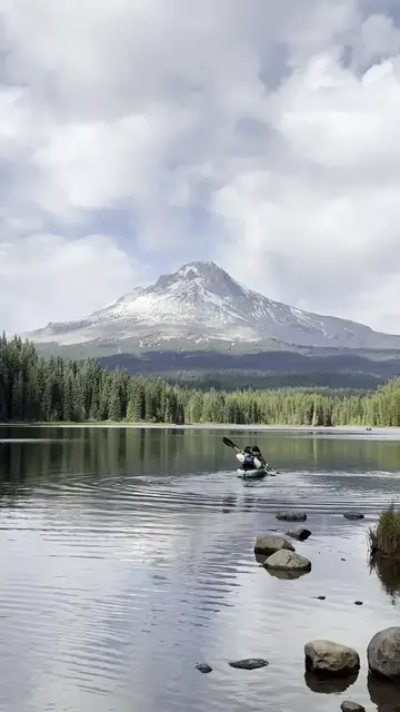 Video thumbnail for Untouched Beauty of Oregon Waterfalls and Trillium Lake