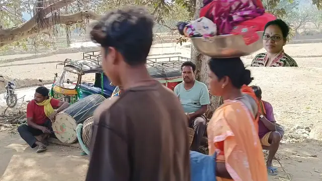Video thumbnail for पारंपरिक झारखंड खड़िया आदिवासी संगीत और नृत्य Traditional Kharia Adivasi Music & Dance