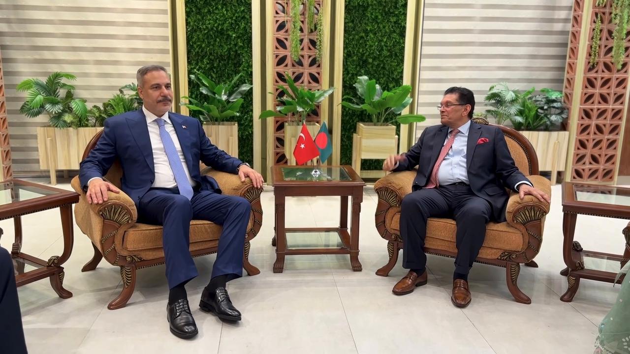 Video thumbnail for Bangladesh: Turkish, Bangladeshi FMs meet in Dhaka.