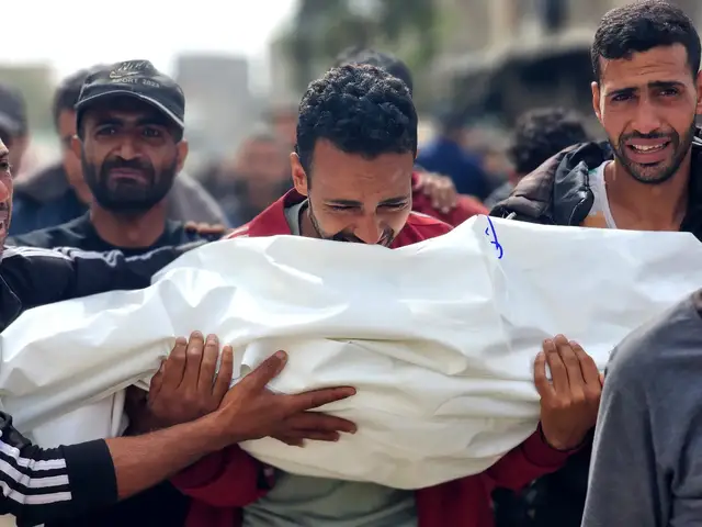 Video thumbnail for UN: 36 recent Israeli strikes on Gaza killed only women, children