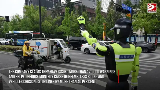 Video thumbnail for Robot cops put on traffic duty in Hangzhou, China
