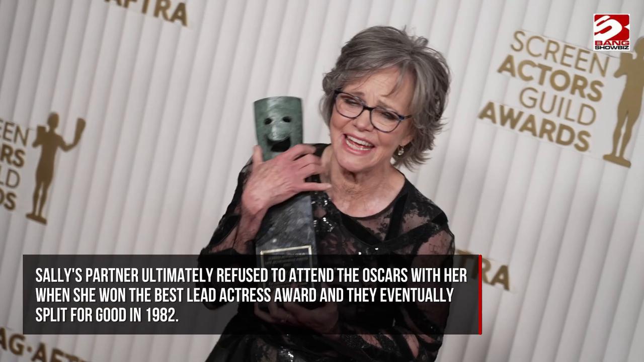 Video thumbnail for Sally Field slams 'controlling' Burt Reynolds
