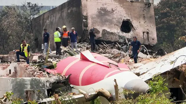 'Video thumbnail for Kenya plane crashes near Kwale; 11 tourists feared dead'
