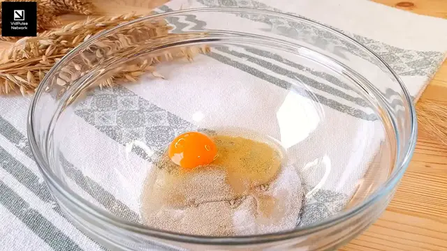 Video thumbnail for Easy Butter Recipe for Delicious Buns