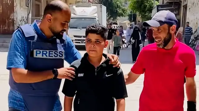 Video thumbnail for Palestinian boy who sang about war is killed in Gaza