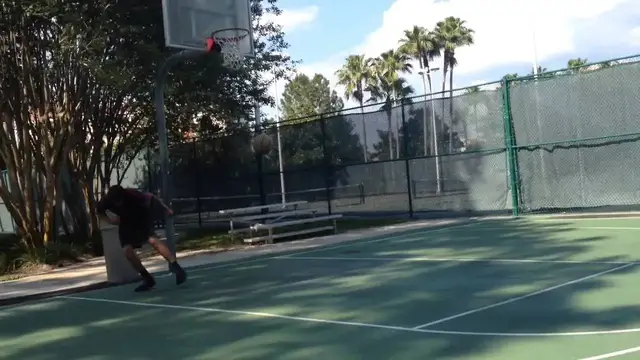 'Video thumbnail for 10'2 Dunk Session'