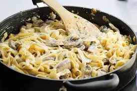 Video thumbnail for Tagliatelle with Mushroom Cream Sauce