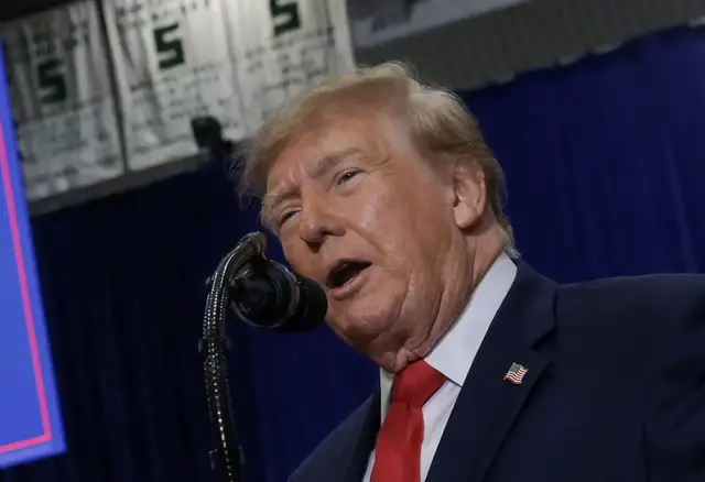 Video thumbnail for Trump escalates anti-Muslim rhetoric in fierce attack on El-Sayed