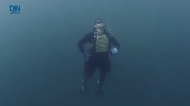 Video thumbnail for Soar under water faster with a personal diver propulsion system - and save your air