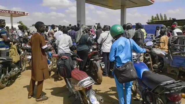 'Video thumbnail for Al-Qaeda affiliated group blockade sparks crippling fuel crisis in Mali's capital Bamako'