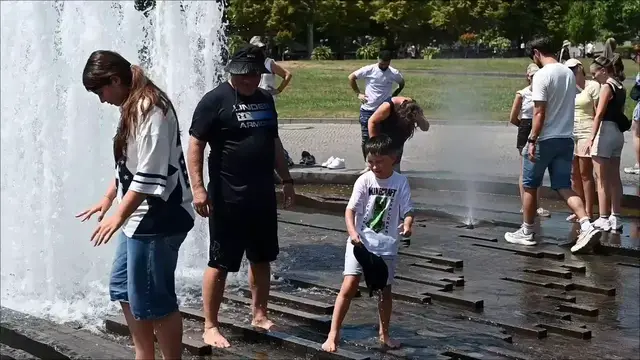 Video thumbnail for Germany: Extreme temperatures impact daily life in Cologne (2).