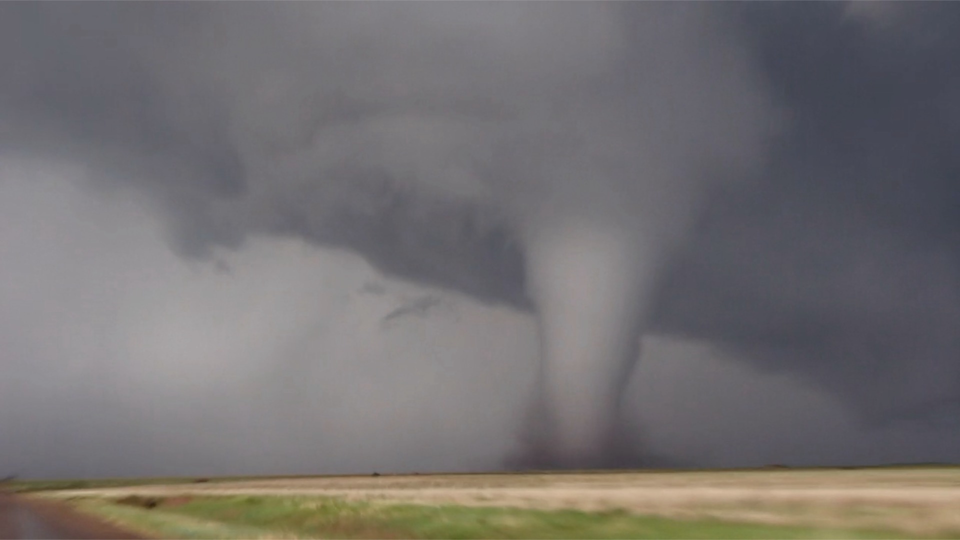 Video thumbnail for Warm air could fuel more frequent, intense tornadoes