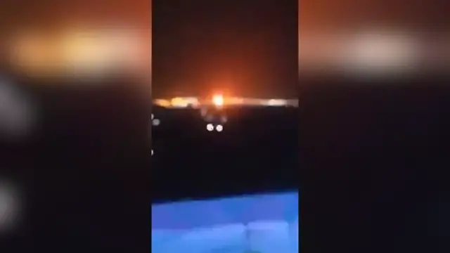 Video thumbnail for Saudi-led coalition strikes Houthi-controlled Hodeidah