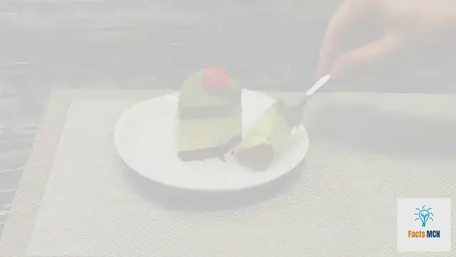 Video thumbnail for A friend introduced me to a no bake matcha cheesecake that tastes cool and smooth