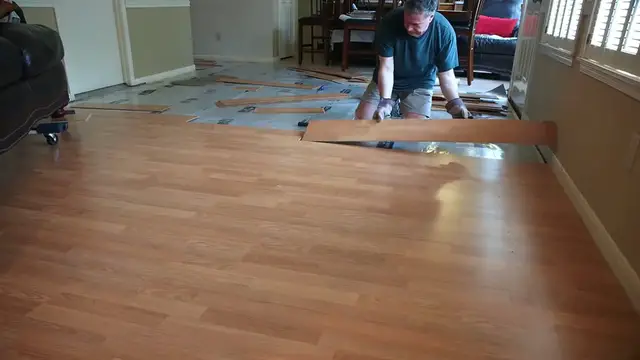Video thumbnail for Tile vs. Vinyl Flooring Guide