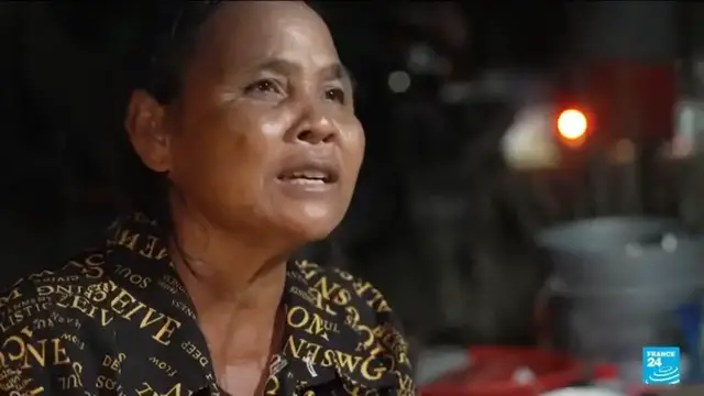 Video thumbnail for Civilians caught in crossfire as Thailand-Cambodia fighting continues