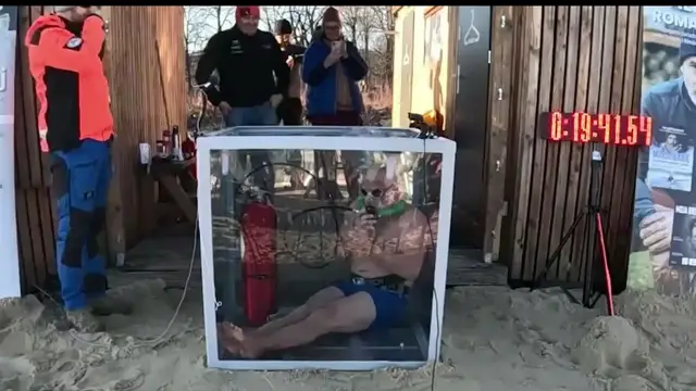 Video thumbnail for Longest time submerged in ice water (male)