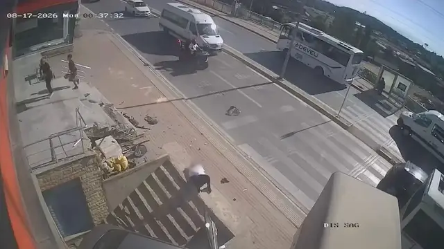 Video thumbnail for Türkiye: MOMENT - Car plunges into stairwell after veering off road in Türkiye.