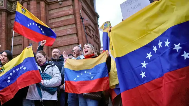 Video thumbnail for Venezuelans in Spain divided over US capture of Nicolas Maduro