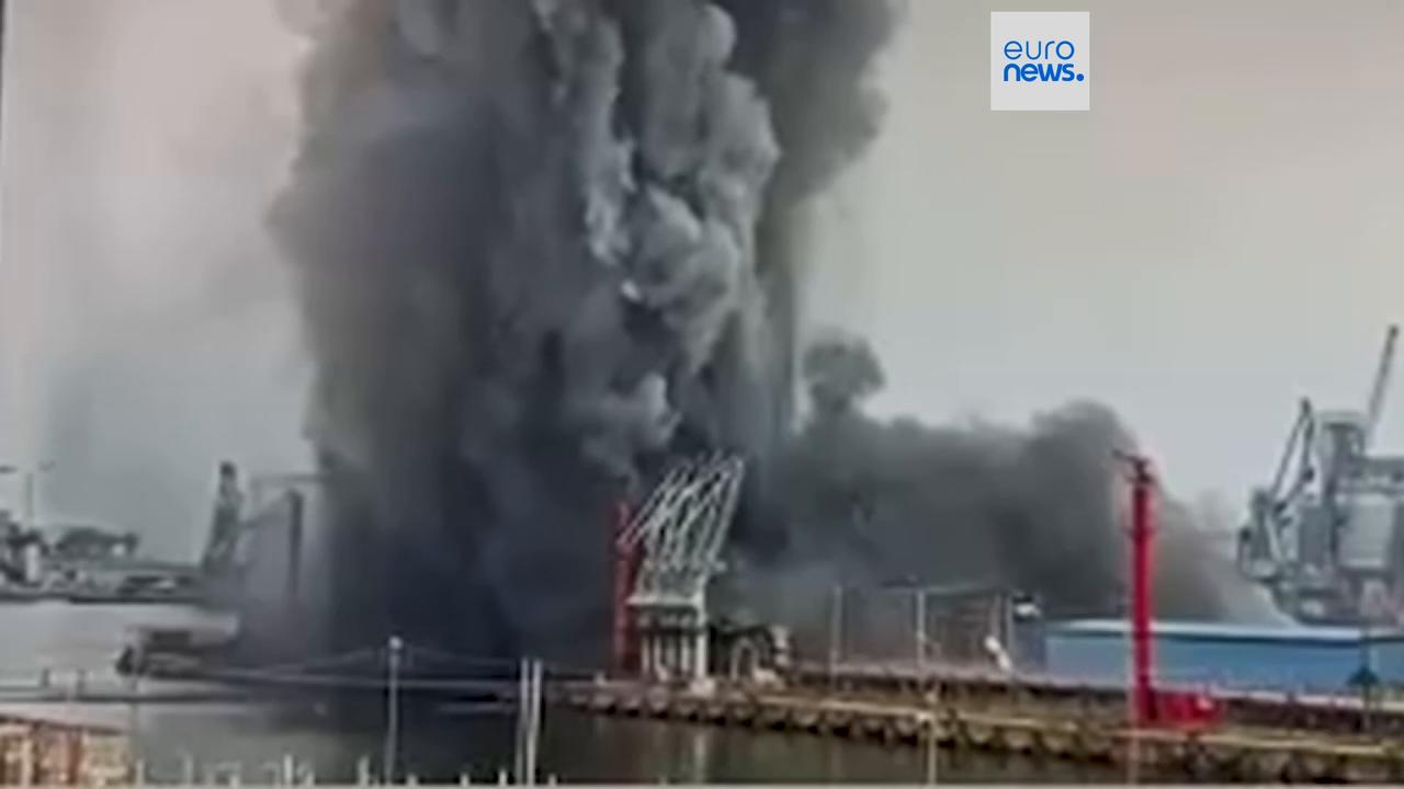 Video thumbnail for Moment sea drone explodes in Romania's Constanta port