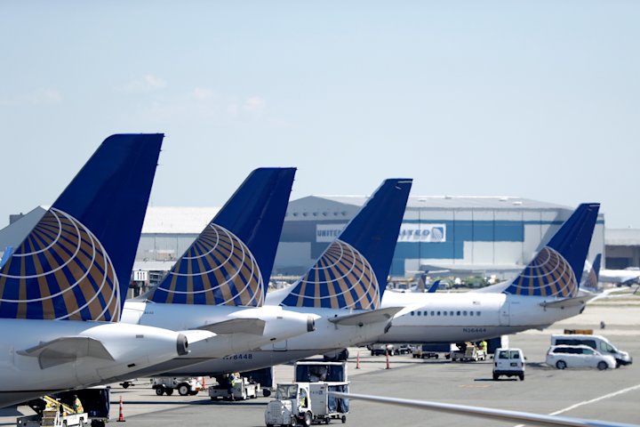 Video thumbnail for United flight from Newark to Spain turns around after security concern