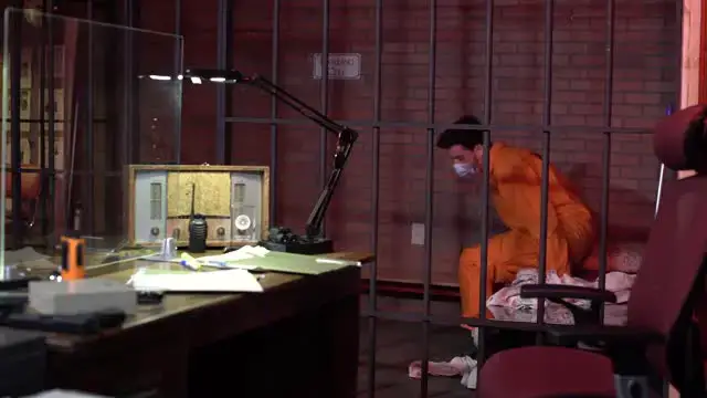 Video thumbnail for Military Brother Surprises Film Director Sister On Set | Happily TV