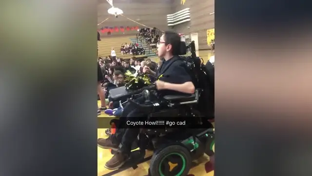 Video thumbnail for Cheerleader In Wheelchair Wins Competition With Routine | Happily TV