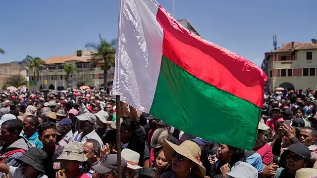 'Video thumbnail for Madagascar's Gen Z protesters angry at coup leader's choice of prime minister'