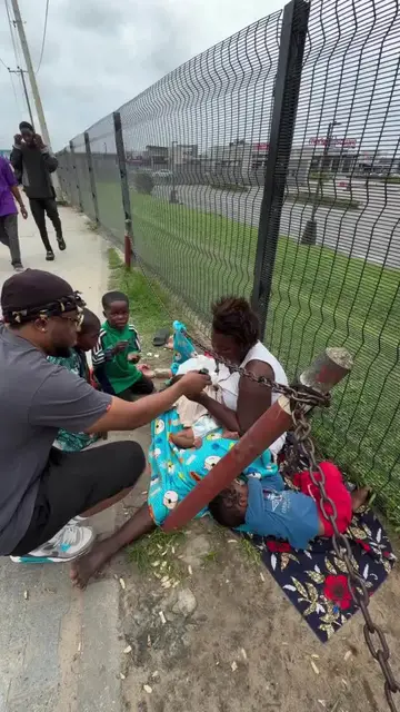 Video thumbnail for Street Kindness for a Displaced Mother and Children in Lagos