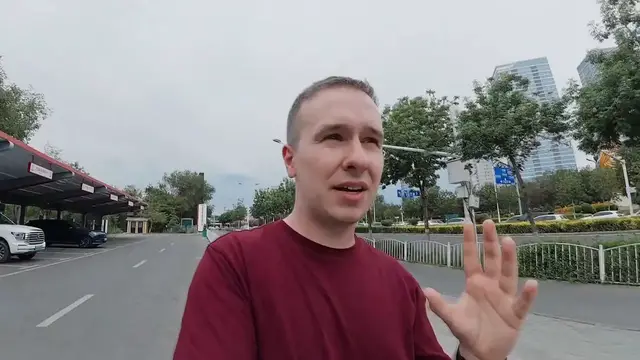 Video thumbnail for China: British vlogger witnesses how Xinjiang enjoys fruits of China's green energy boom.