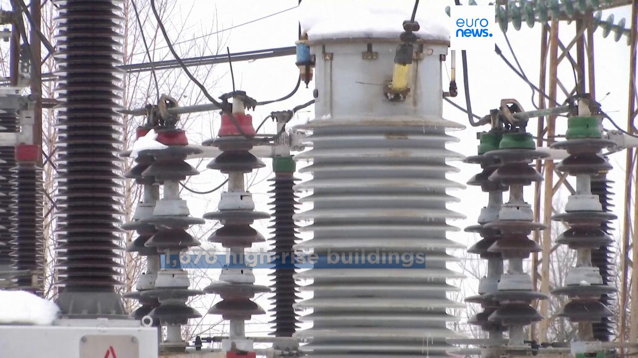 Video thumbnail for Zelenskyy calls on allies to provide more air defence as Russian strikes plunge Kyiv into cold